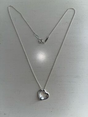 Tiffany & Co. Peretti Open Heart Pendant Necklace in Sterling silver 16”